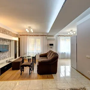 Excellent Druzhby Narodov Boulevard 3a. Lybedskaya Metro Station Апартаменты Киев
